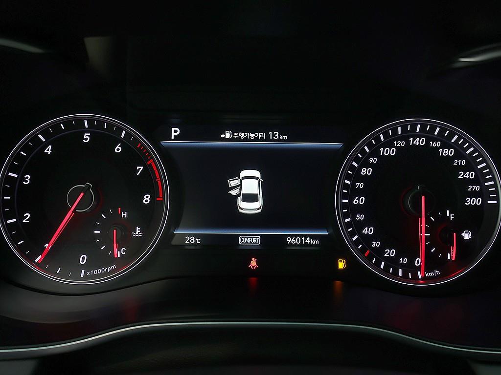 Genesis G70 — photo 06