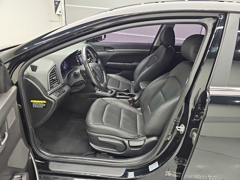 Hyundai AVANTE — photo 11