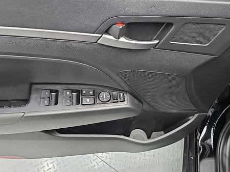 Hyundai AVANTE — photo 15