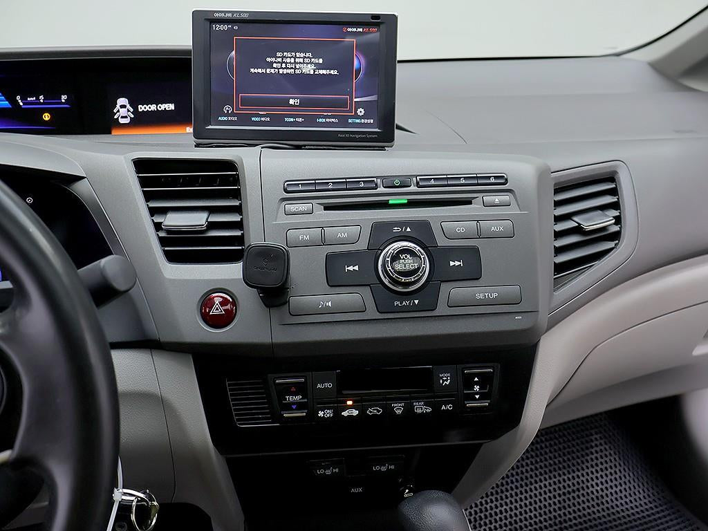 Honda Civic — photo 09