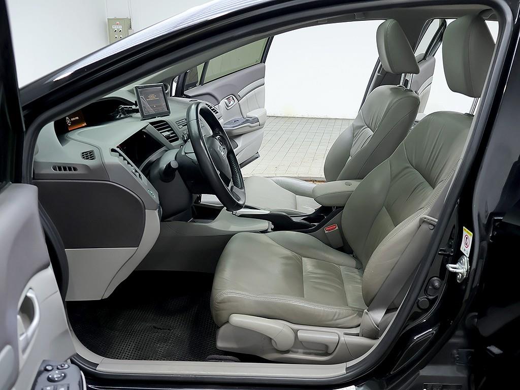 Honda Civic — photo 11