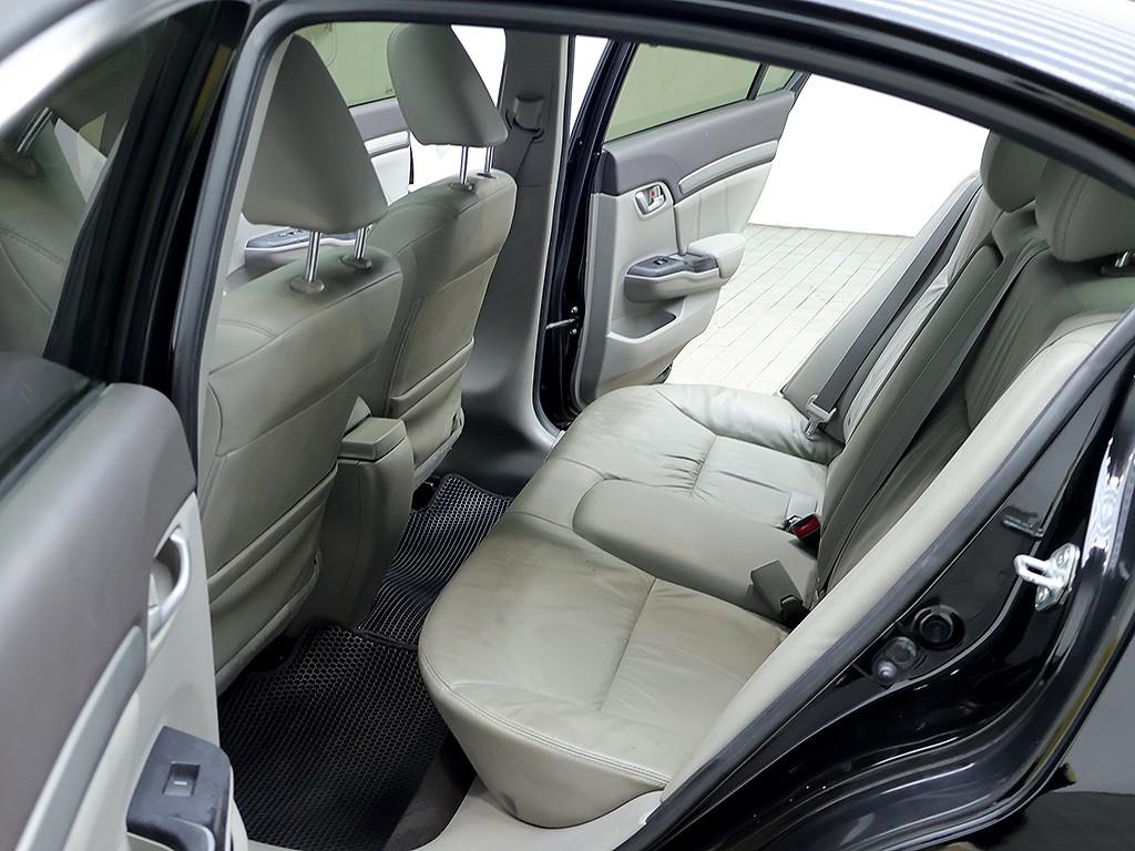 Honda Civic — photo 12