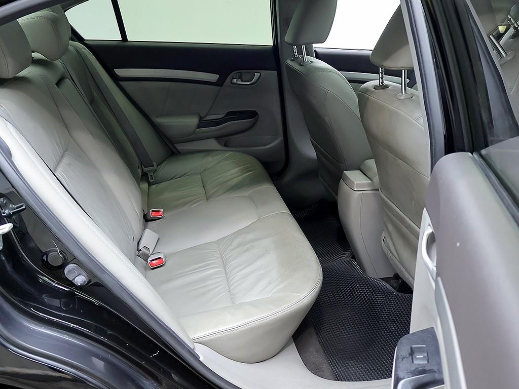 Honda Civic — photo 13