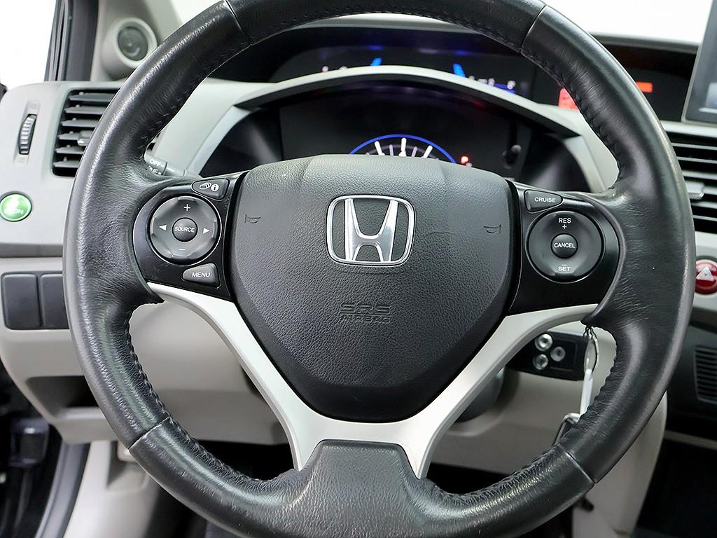 Honda Civic — photo 18