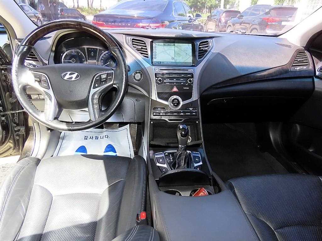 Hyundai Grandeur — photo 07