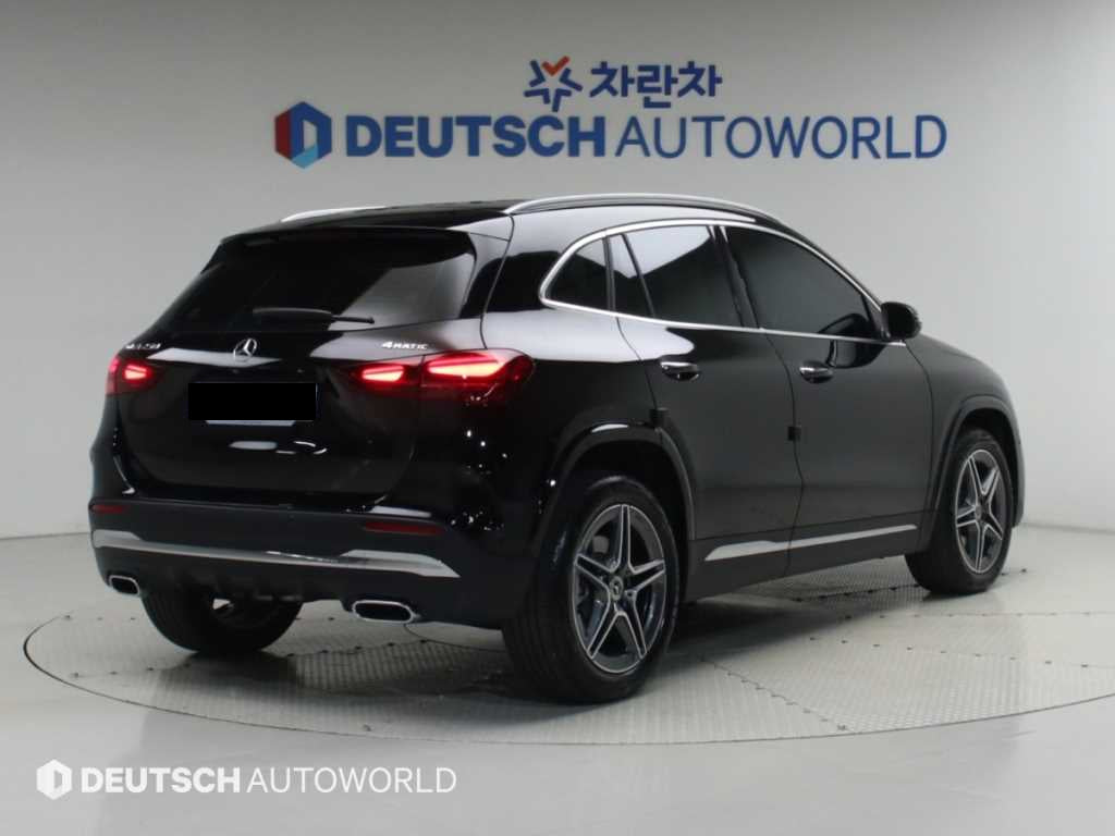 Mercedes-Benz GLA-Class — photo 02