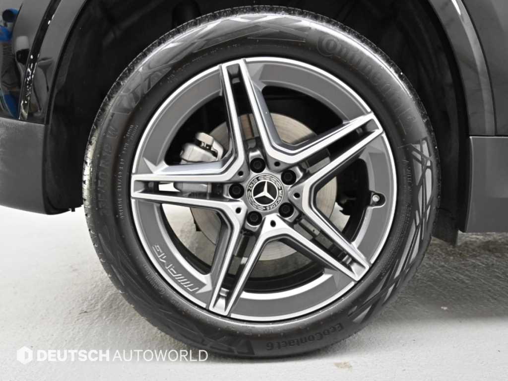 Mercedes-Benz GLA-Class — photo 05