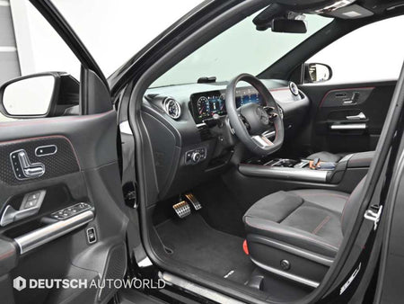 Mercedes-Benz GLA-Class — photo 11