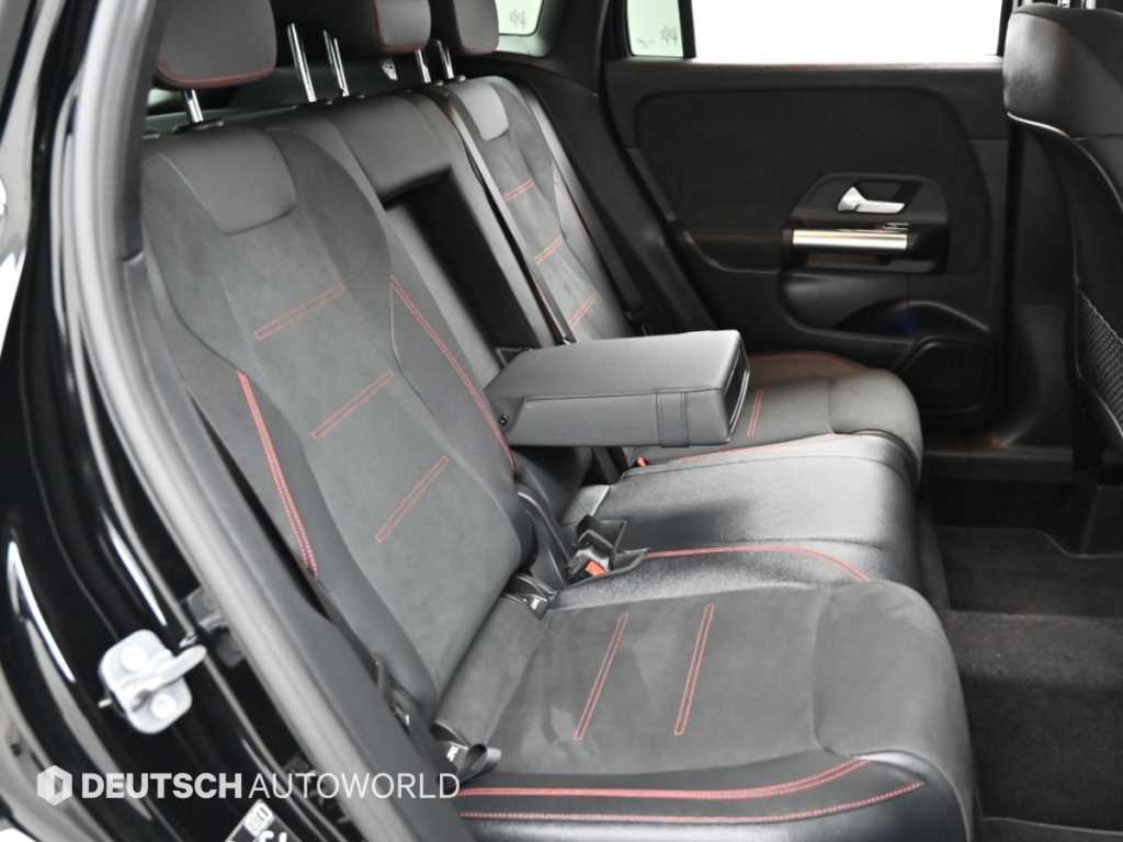 Mercedes-Benz GLA-Class — photo 12