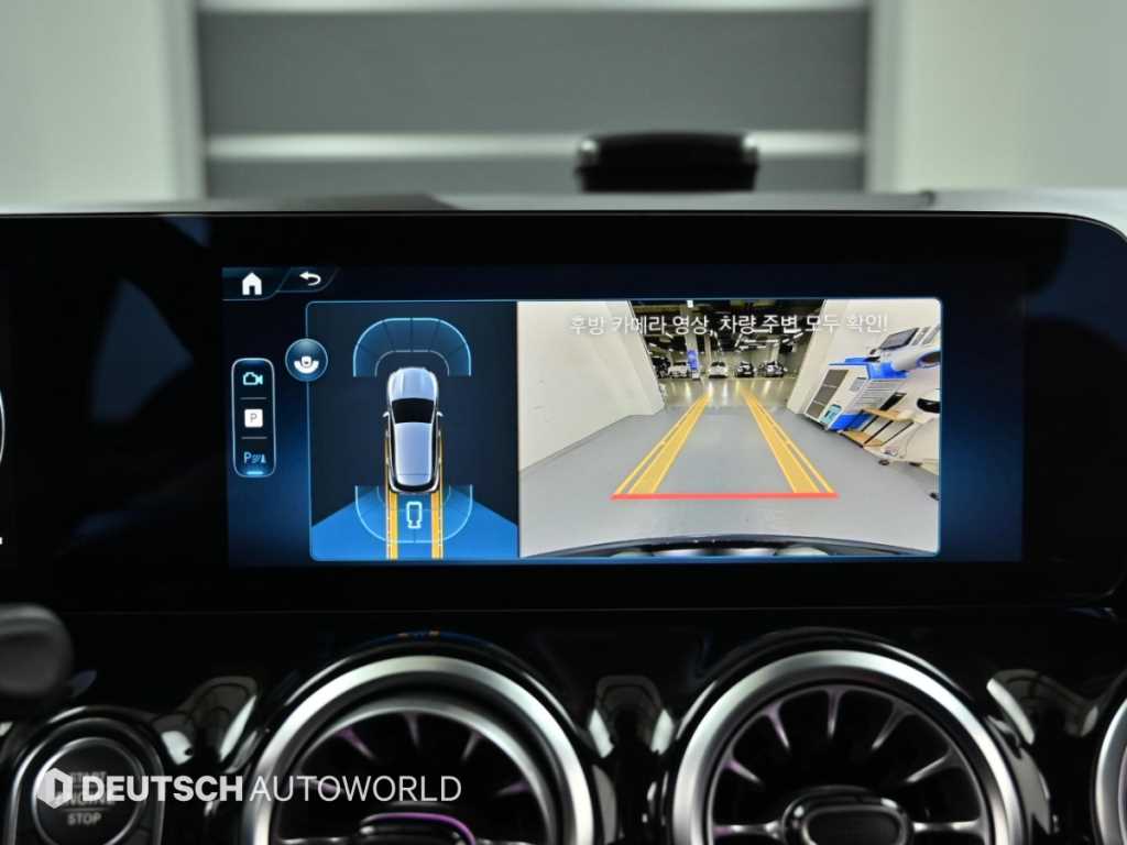 Mercedes-Benz GLA-Class — photo 15