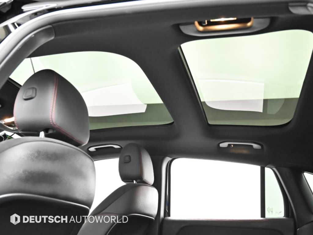 Mercedes-Benz GLA-Class — photo 18