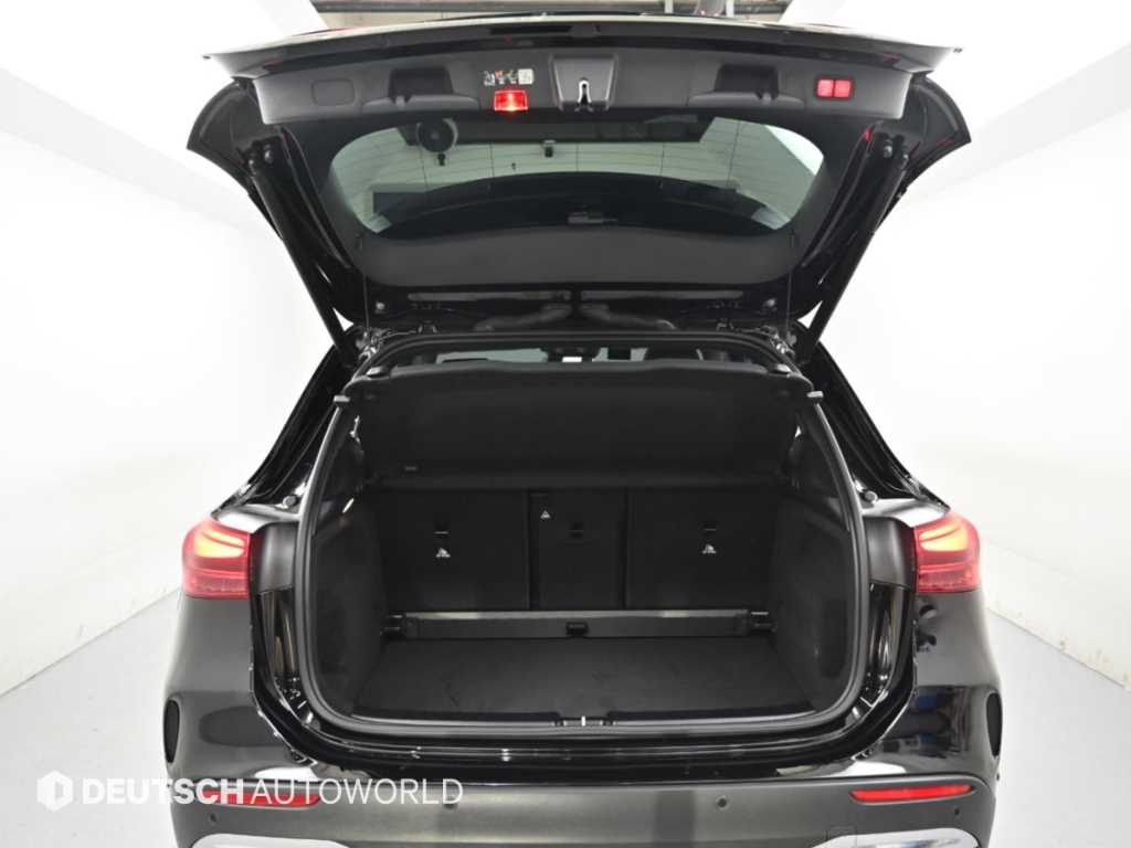 Mercedes-Benz GLA-Class — photo 19