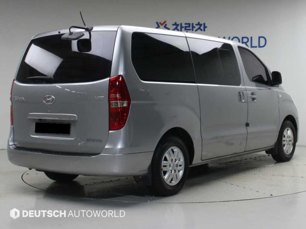 Hyundai Starex — photo 02