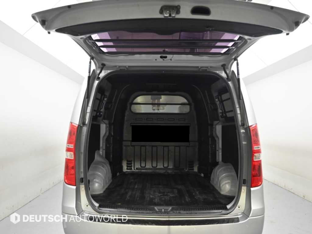 Hyundai Starex — photo 05