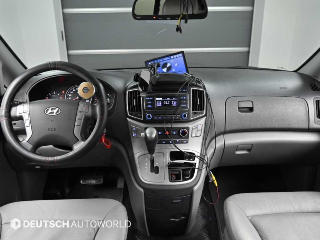 Hyundai Starex — photo 08