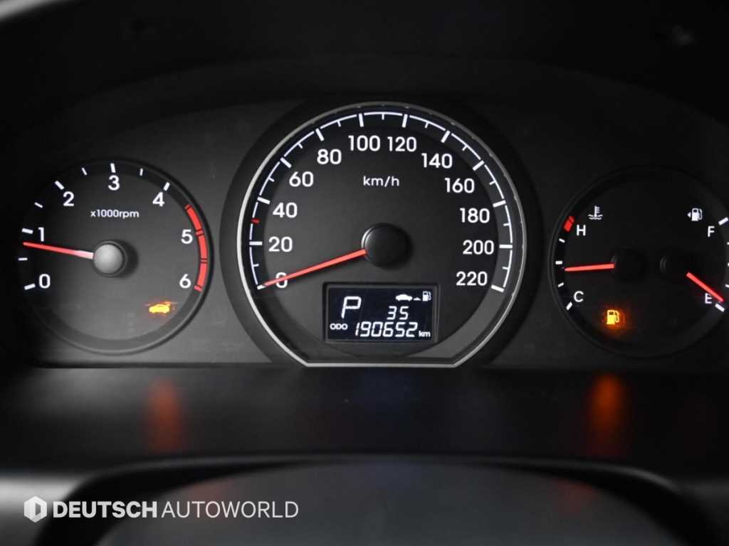 Hyundai Starex — photo 09