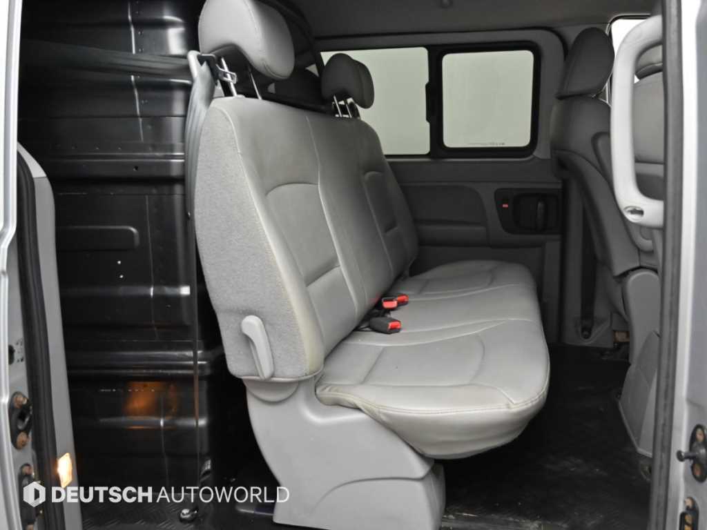 Hyundai Starex — photo 12