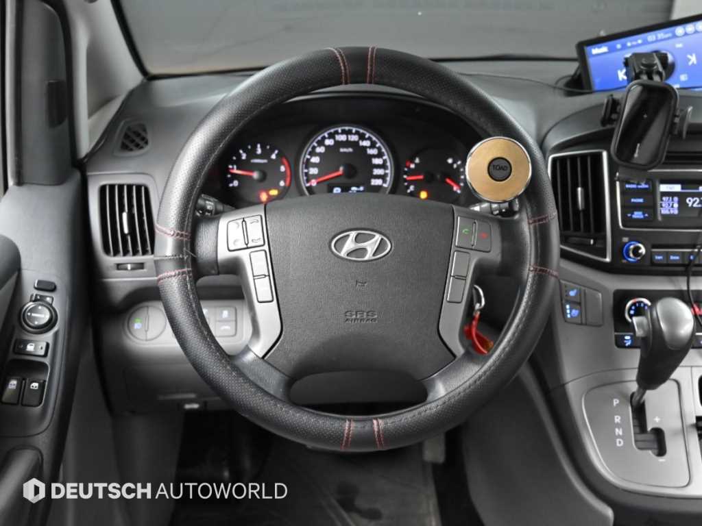 Hyundai Starex — photo 14
