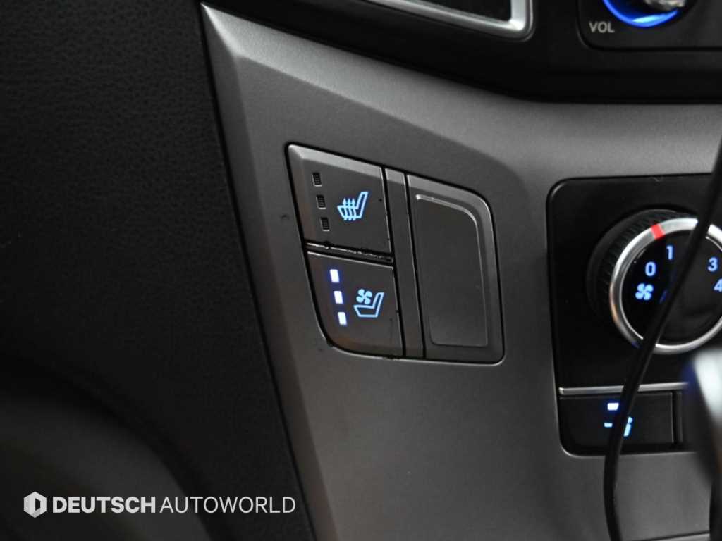 Hyundai Starex — photo 16