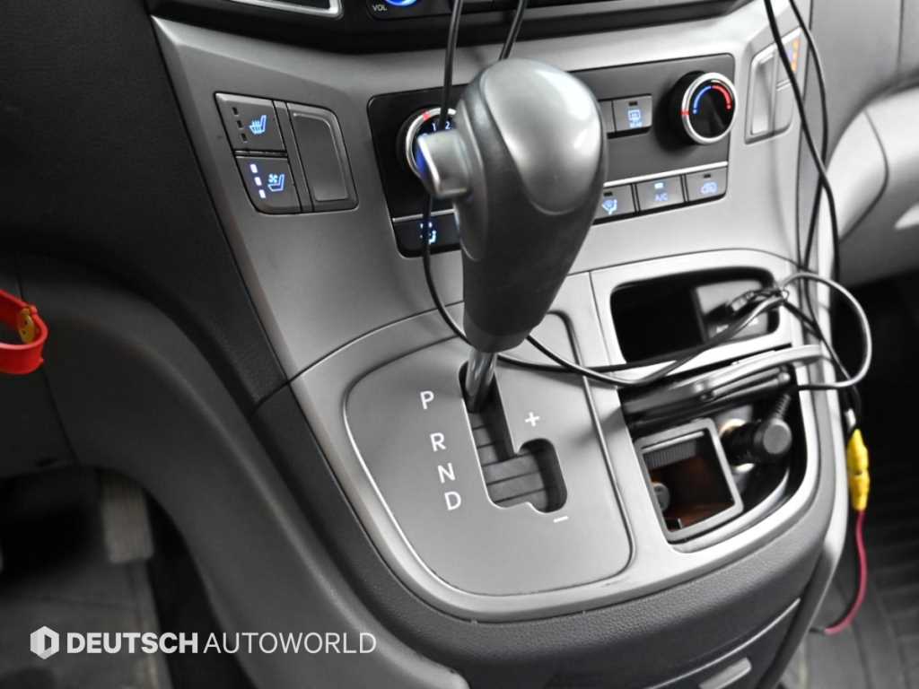 Hyundai Starex — photo 17