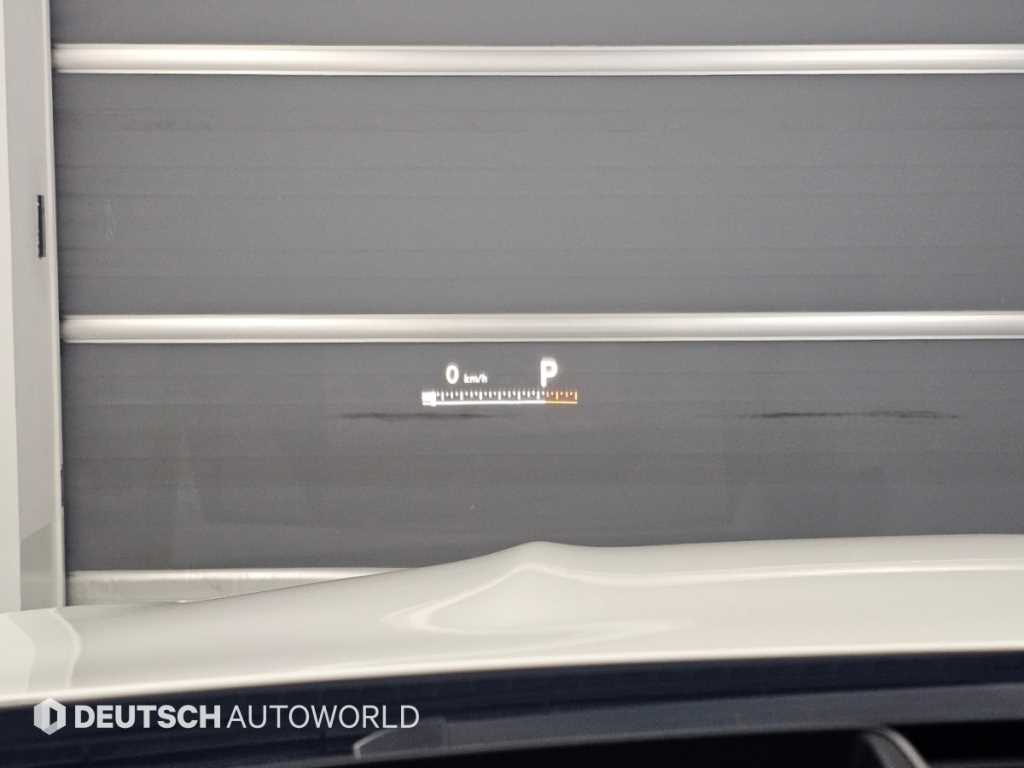Mercedes-Benz S-Class — photo 17