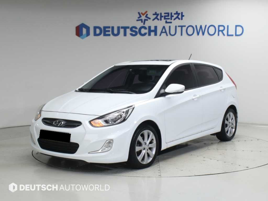 Hyundai Accent — photo 01