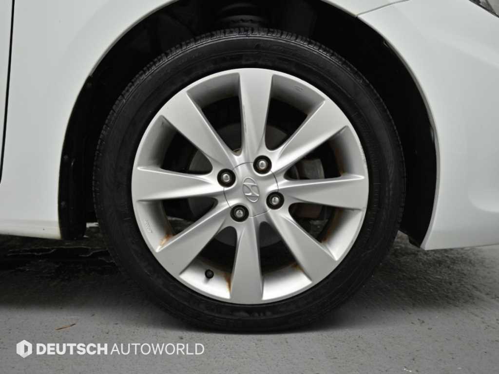 Hyundai Accent — photo 05