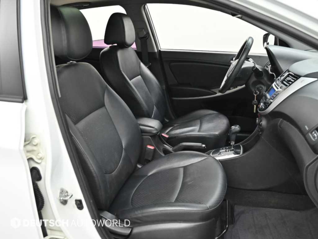 Hyundai Accent — photo 10
