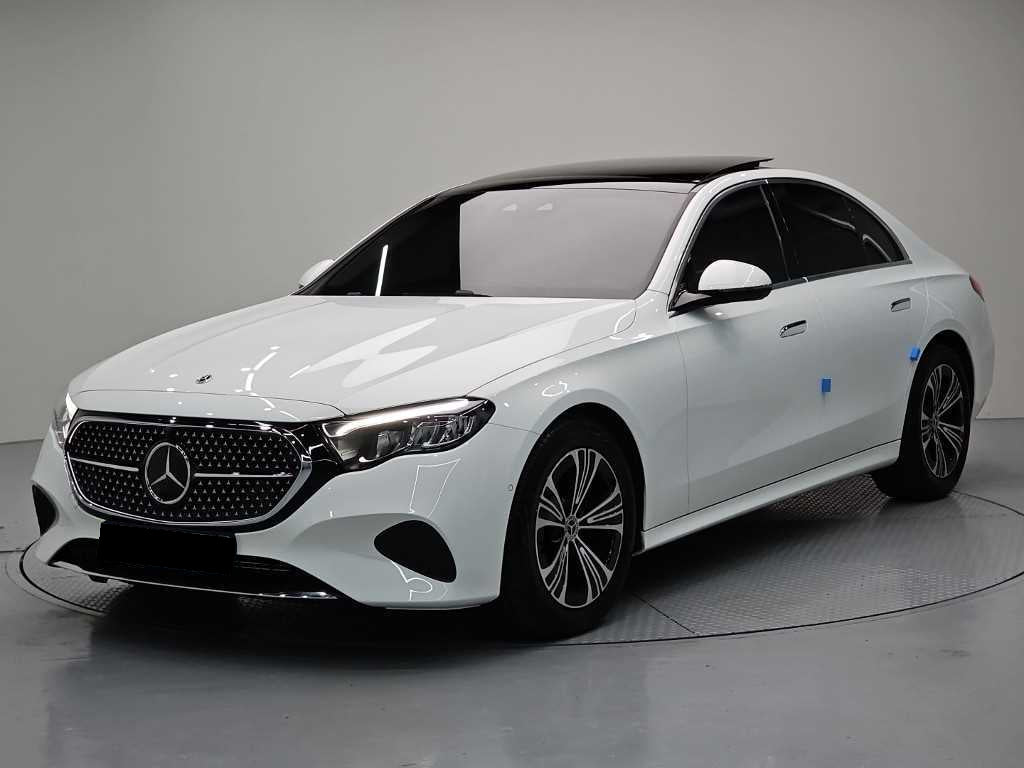 Mercedes-Benz E-Class — photo 01