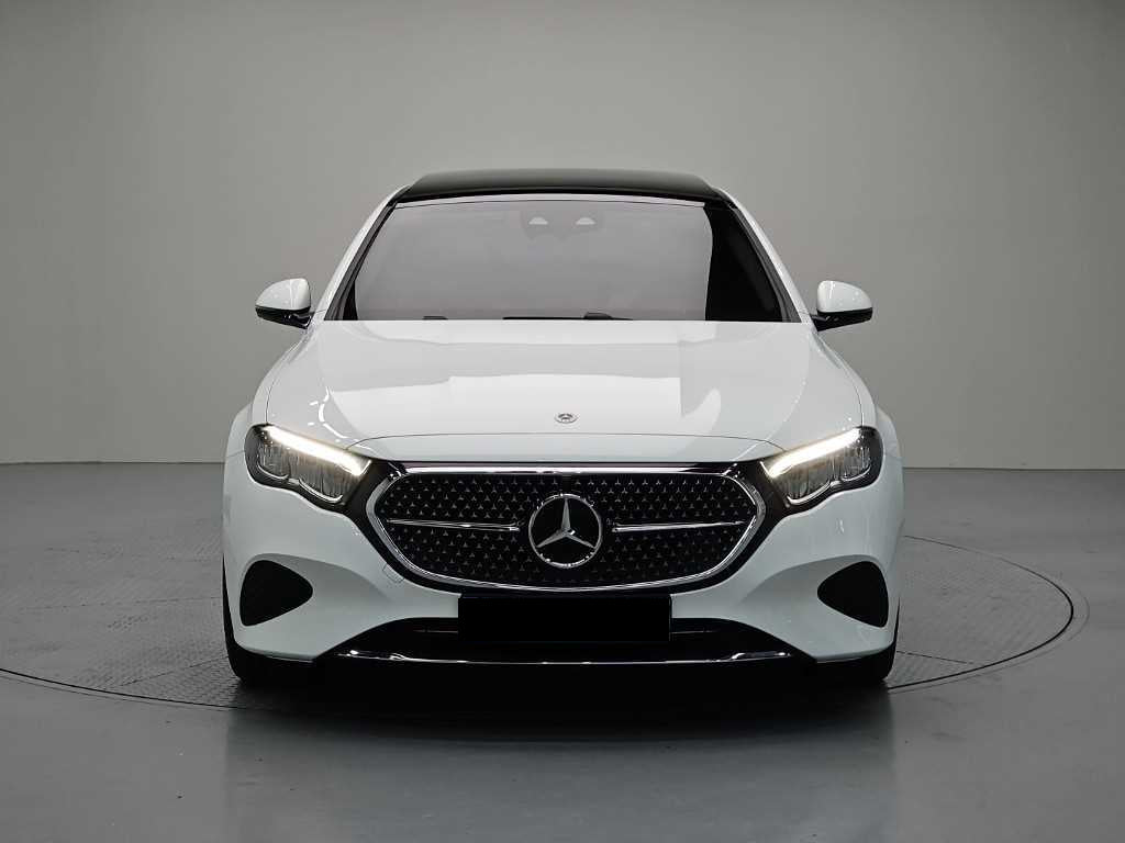 Mercedes-Benz E-Class — photo 02