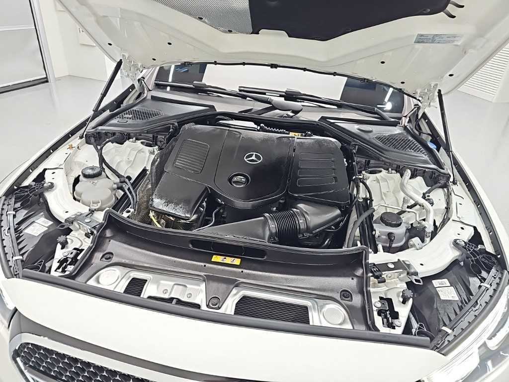 Mercedes-Benz E-Class — photo 05