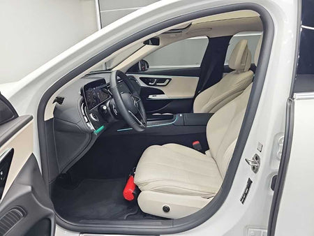 Mercedes-Benz E-Class — photo 11
