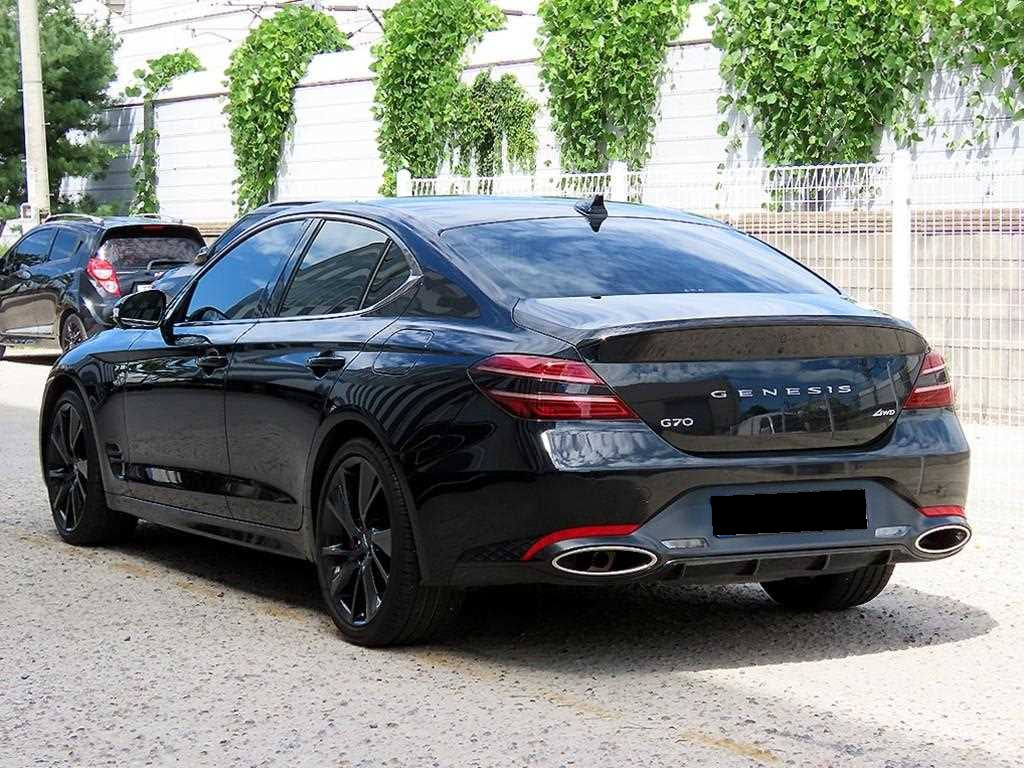 Genesis G70 — photo 03