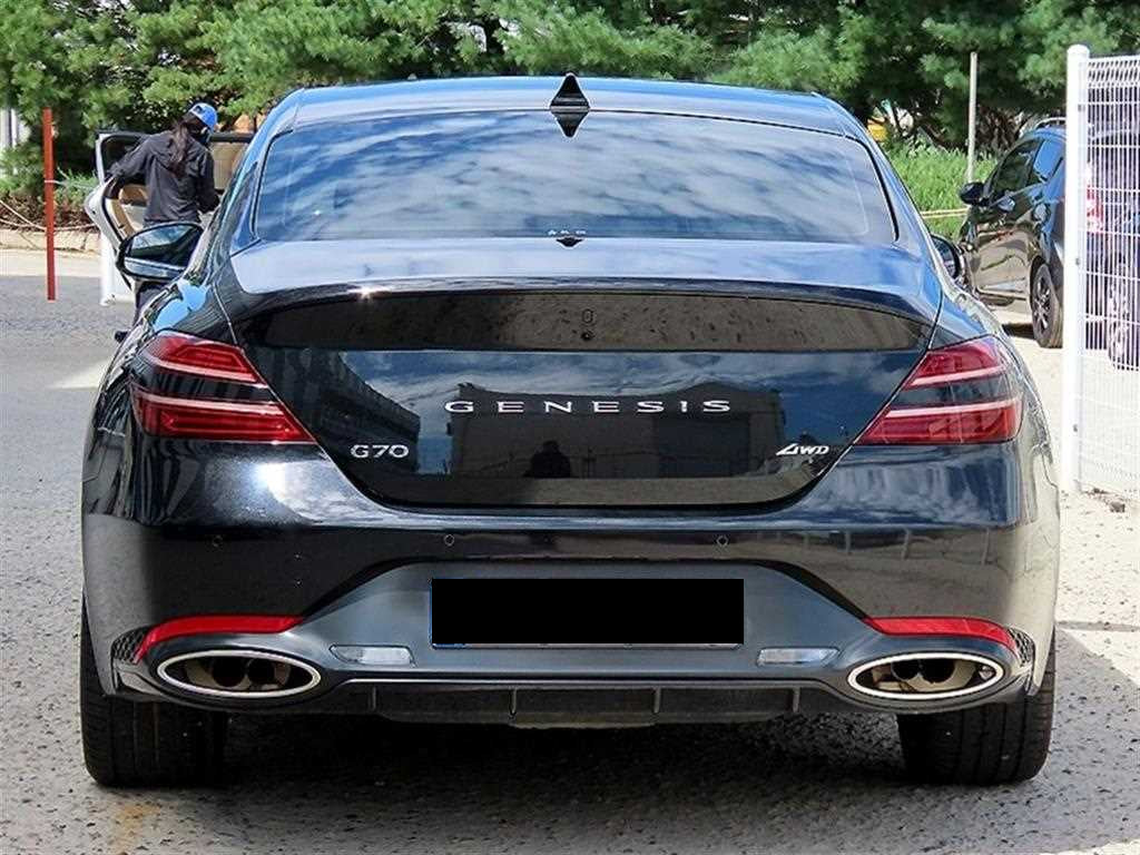 Genesis G70 — photo 04