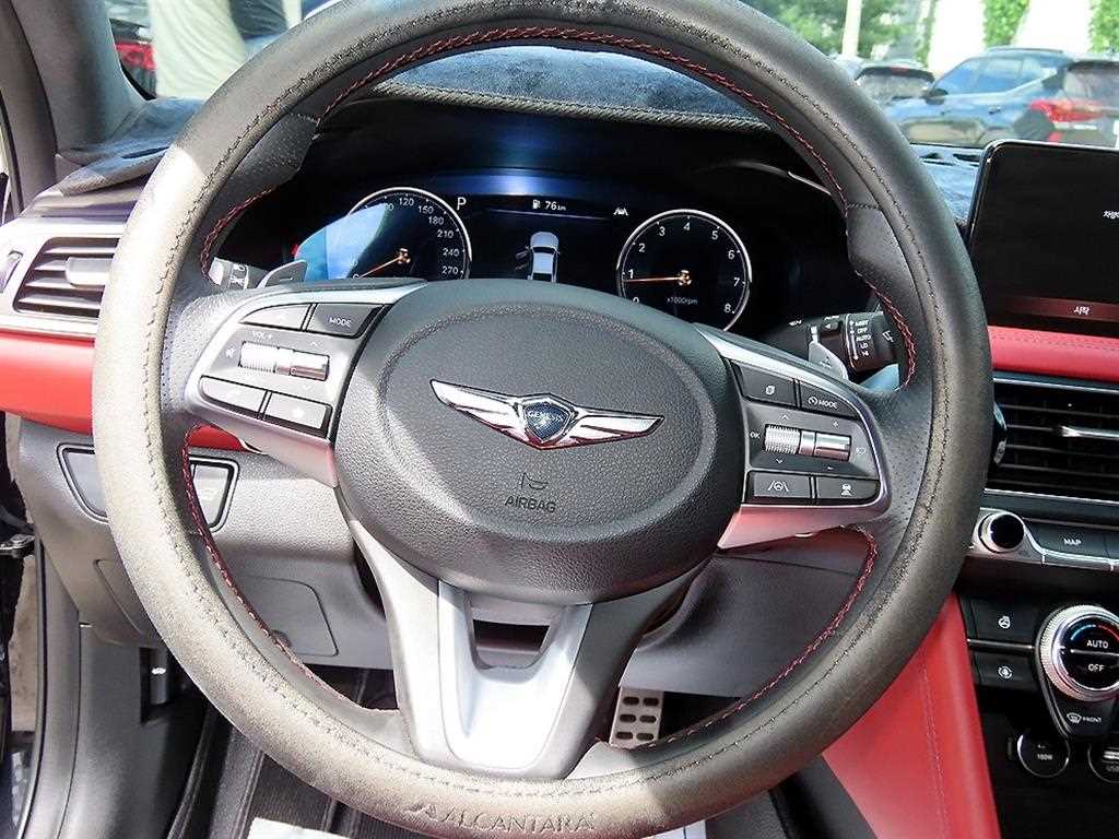 Genesis G70 — photo 08