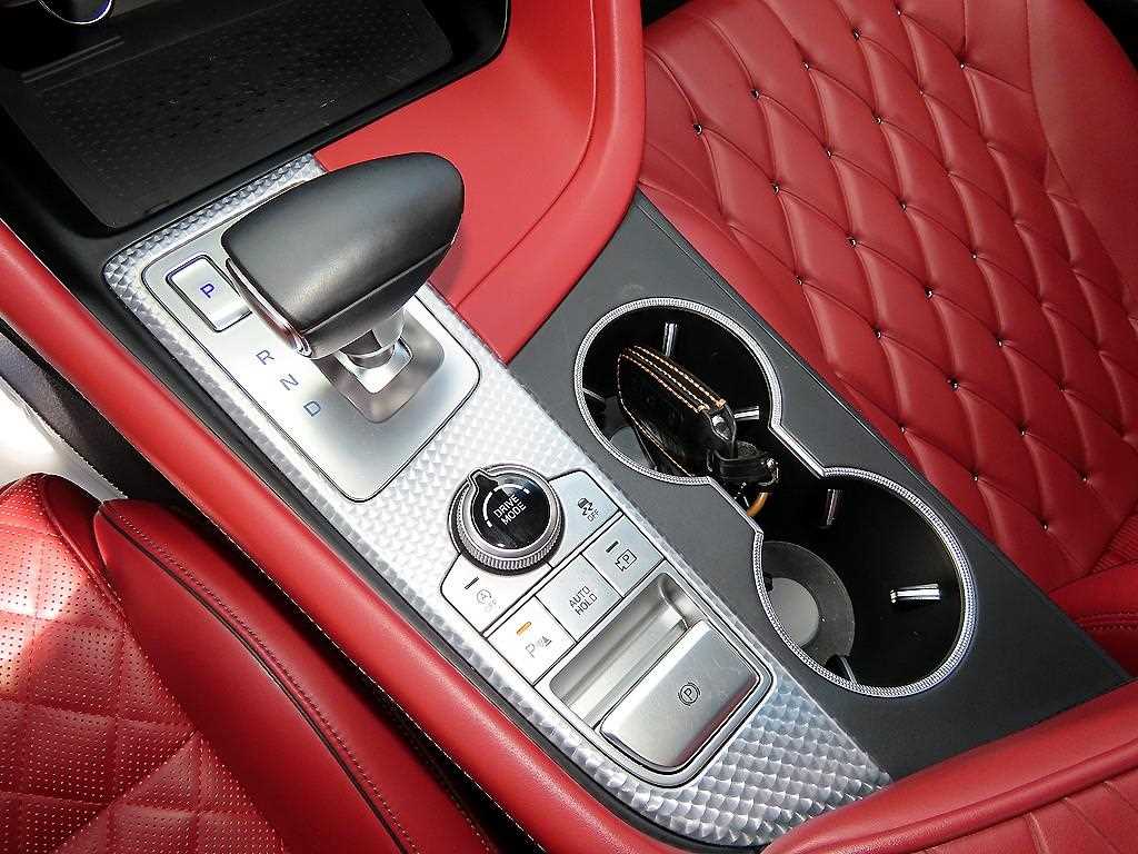 Genesis G70 — photo 11