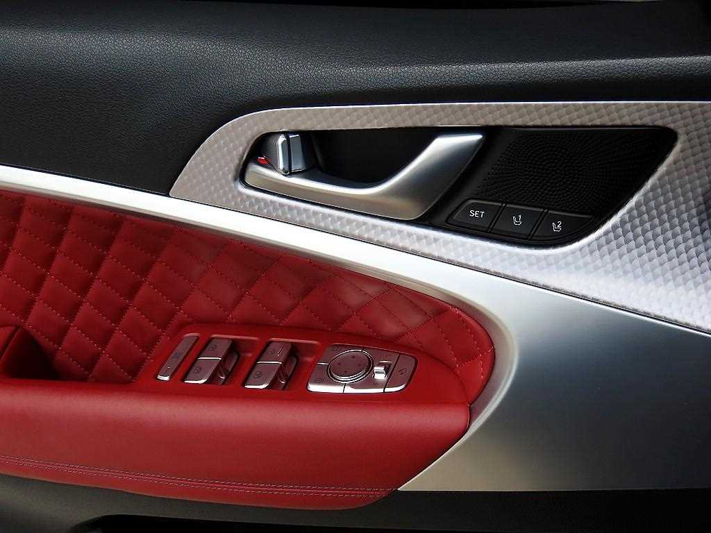 Genesis G70 — photo 12