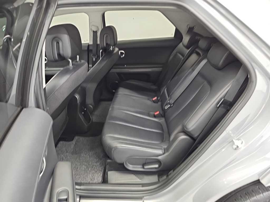 Hyundai Ioniq5 — photo 12