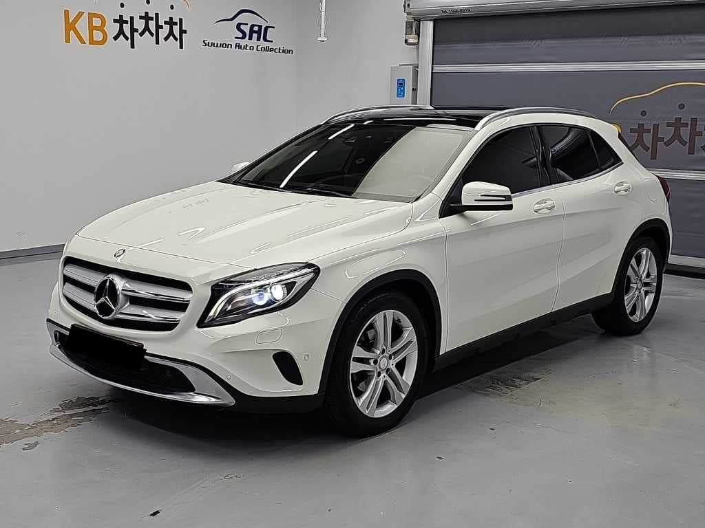 Mercedes-Benz GLA-Class — photo 01