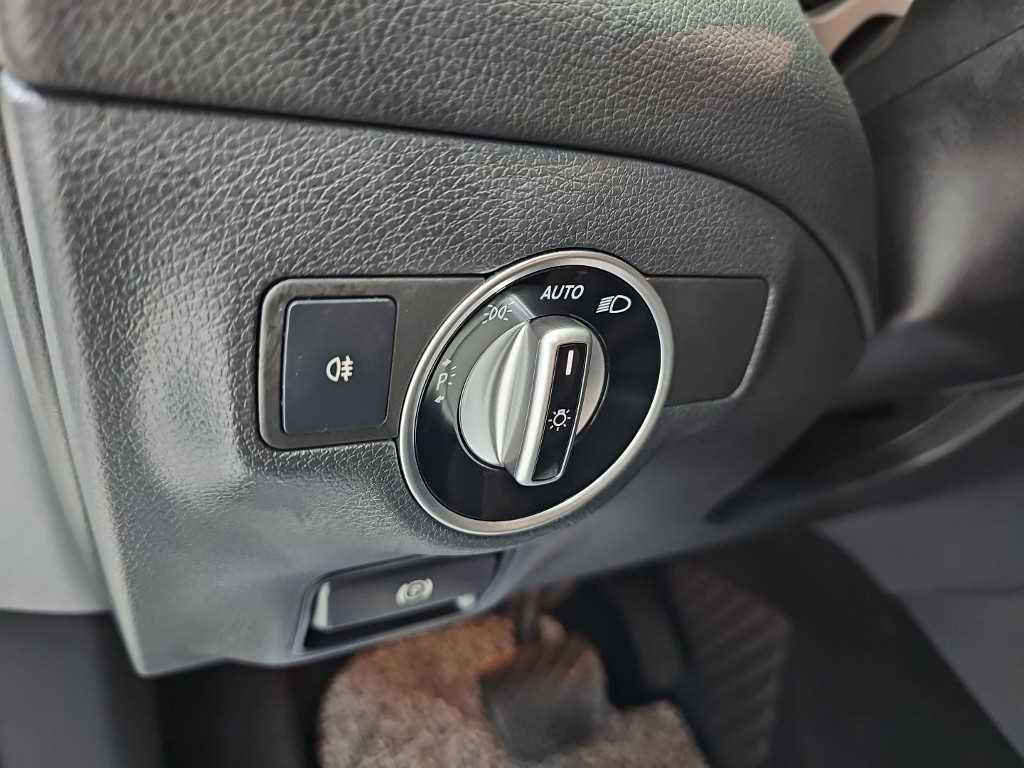 Mercedes-Benz GLA-Class — photo 18