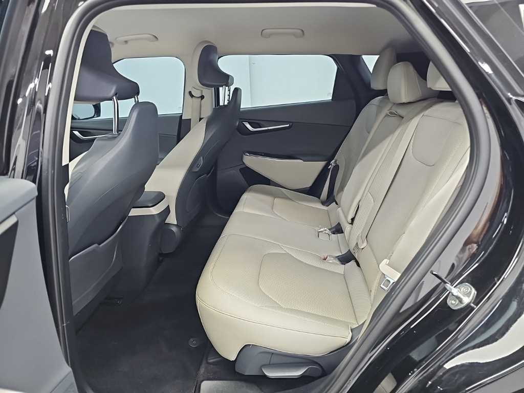 Kia EV6 — photo 12