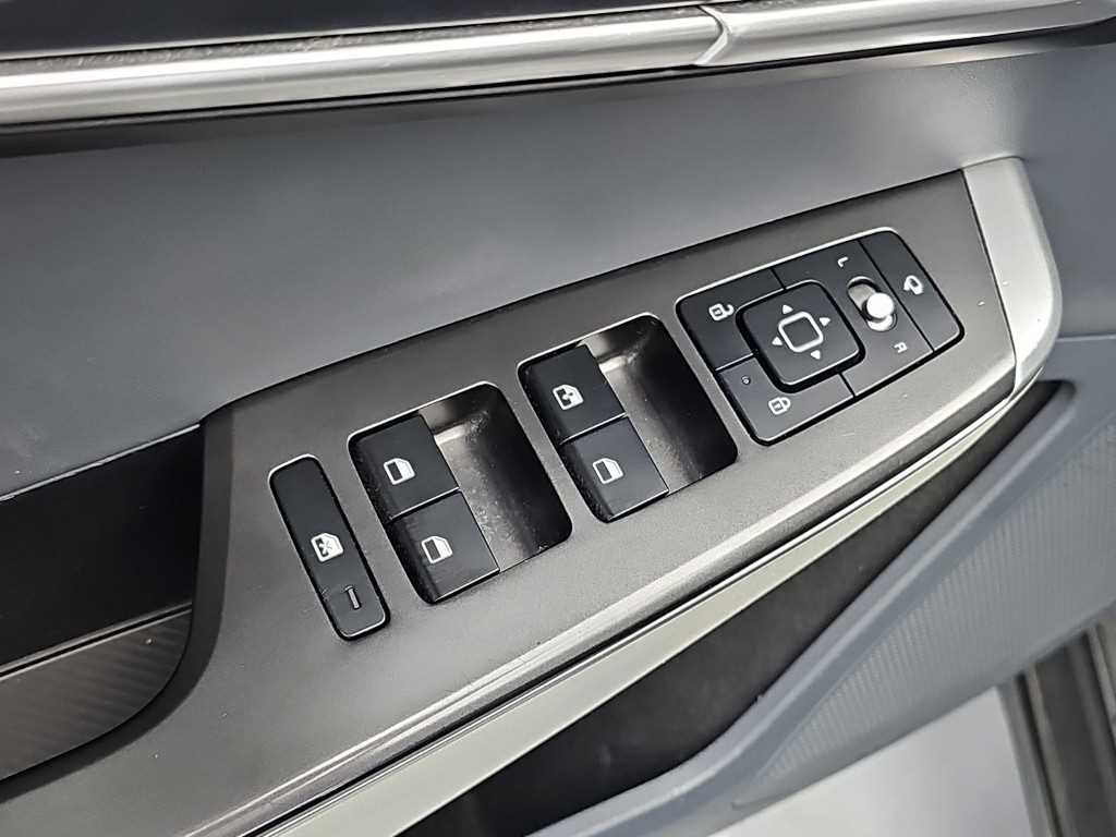 Kia EV6 — photo 18