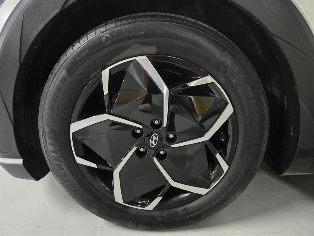 Hyundai Ioniq5 — photo 18