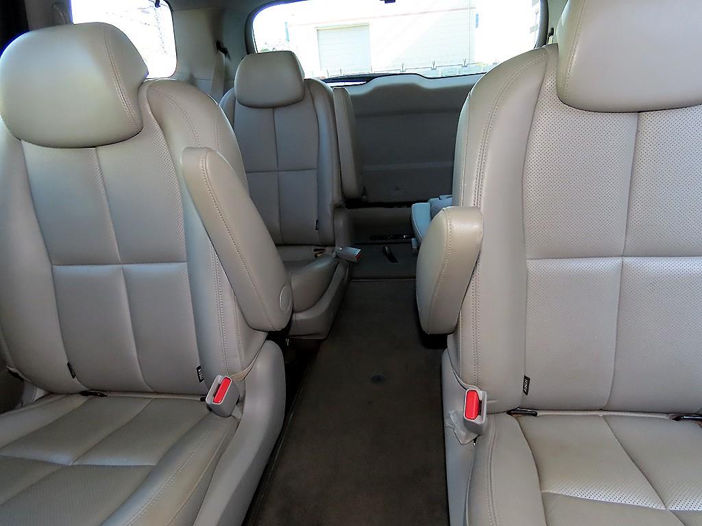 Kia Carnival — photo 07