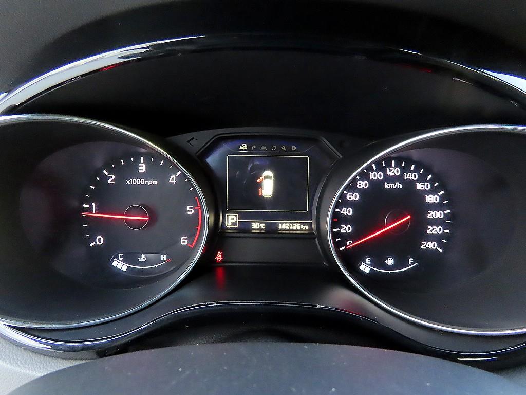 Kia Carnival — photo 10