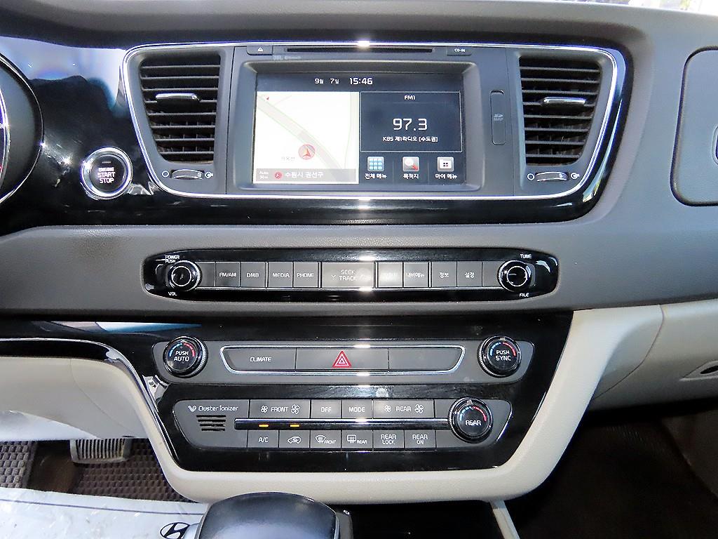 Kia Carnival — photo 13
