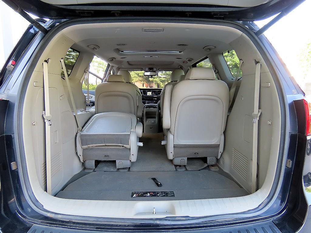 Kia Carnival — photo 16