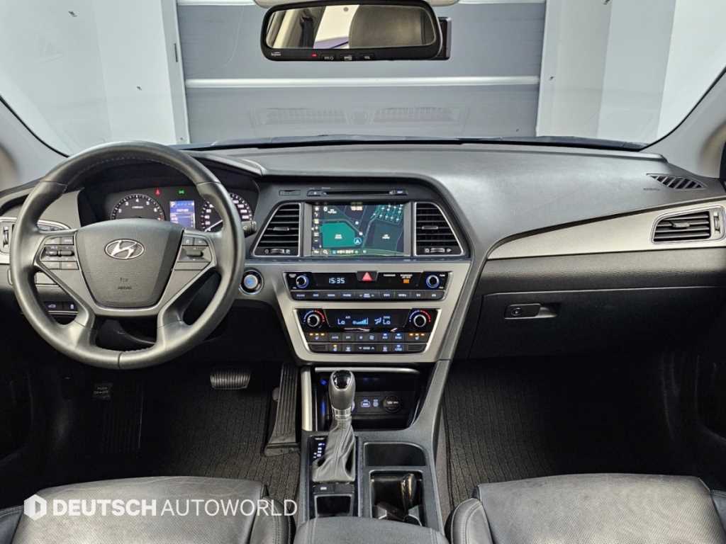 Hyundai Sonata — photo 07
