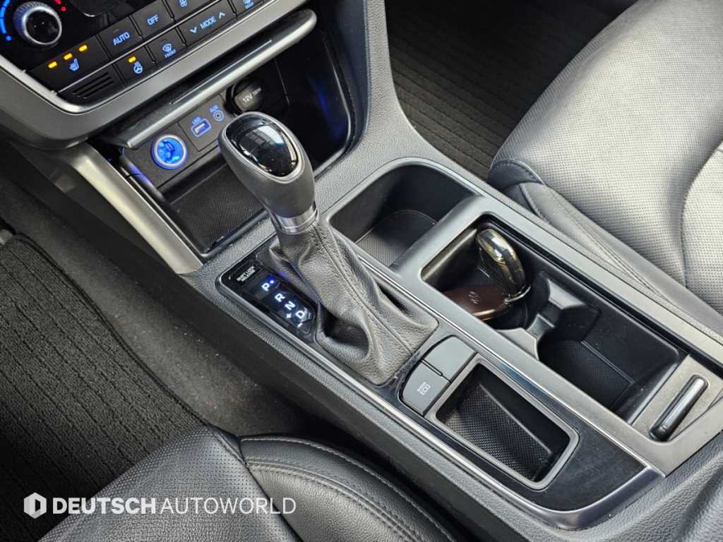 Hyundai Sonata — photo 09
