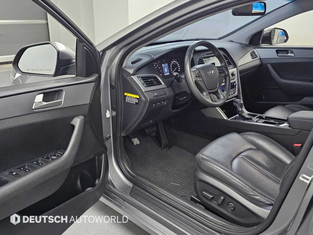 Hyundai Sonata — photo 11